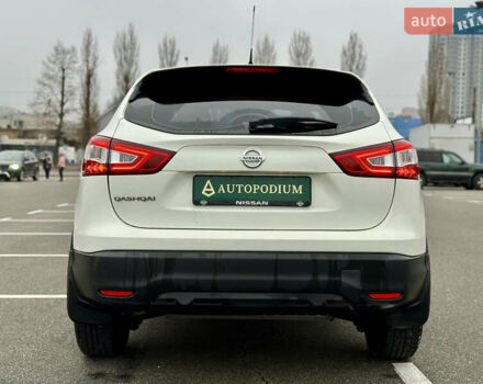 Білий Ніссан Кашкай, об'ємом двигуна 1.2 л та пробігом 56 тис. км за 14777 $, фото 7 на Automoto.ua