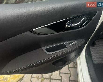 Білий Ніссан Кашкай, об'ємом двигуна 1.6 л та пробігом 204 тис. км за 16999 $, фото 9 на Automoto.ua