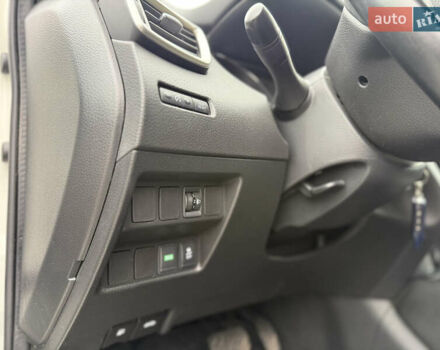 Белый Ниссан Кашкай, объемом двигателя 1.2 л и пробегом 48 тыс. км за 17700 $, фото 33 на Automoto.ua