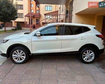 Белый Ниссан Кашкай, объемом двигателя 1.2 л и пробегом 102 тыс. км за 13500 $, фото 4 на Automoto.ua