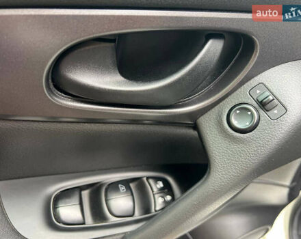 Білий Ніссан Кашкай, об'ємом двигуна 1.2 л та пробігом 71 тис. км за 14700 $, фото 13 на Automoto.ua