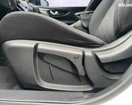 Білий Ніссан Кашкай, об'ємом двигуна 1.6 л та пробігом 216 тис. км за 16990 $, фото 19 на Automoto.ua