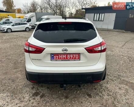 Белый Ниссан Кашкай, объемом двигателя 1.5 л и пробегом 275 тыс. км за 16700 $, фото 4 на Automoto.ua