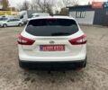 Белый Ниссан Кашкай, объемом двигателя 1.5 л и пробегом 275 тыс. км за 16700 $, фото 4 на Automoto.ua