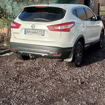 Белый Ниссан Кашкай, объемом двигателя 1.6 л и пробегом 272 тыс. км за 12800 $, фото 7 на Automoto.ua