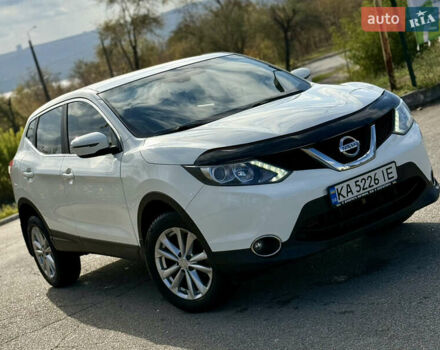 Белый Ниссан Кашкай, объемом двигателя 1.2 л и пробегом 150 тыс. км за 11700 $, фото 5 на Automoto.ua