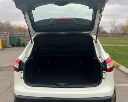 Білий Ніссан Кашкай, об'ємом двигуна 1.2 л та пробігом 71 тис. км за 14700 $, фото 19 на Automoto.ua