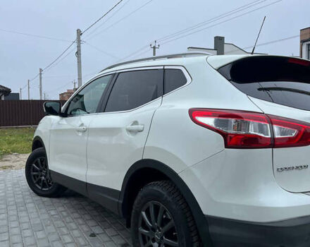 Білий Ніссан Кашкай, об'ємом двигуна 1.6 л та пробігом 136 тис. км за 17000 $, фото 3 на Automoto.ua