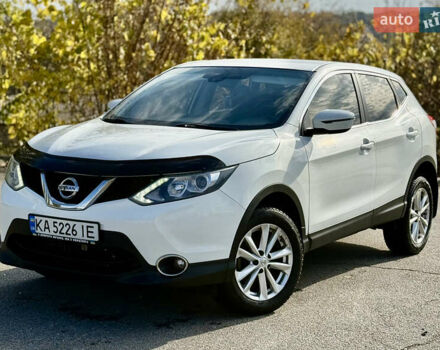 Белый Ниссан Кашкай, объемом двигателя 1.2 л и пробегом 150 тыс. км за 11700 $, фото 1 на Automoto.ua