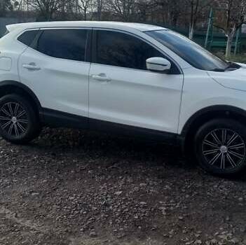 Белый Ниссан Кашкай, объемом двигателя 1.6 л и пробегом 272 тыс. км за 12800 $, фото 24 на Automoto.ua