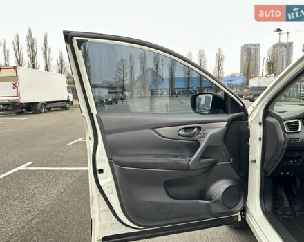 Білий Ніссан Кашкай, об'ємом двигуна 1.2 л та пробігом 56 тис. км за 14777 $, фото 17 на Automoto.ua