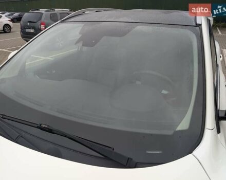 Белый Ниссан Кашкай, объемом двигателя 1.6 л и пробегом 132 тыс. км за 16500 $, фото 15 на Automoto.ua