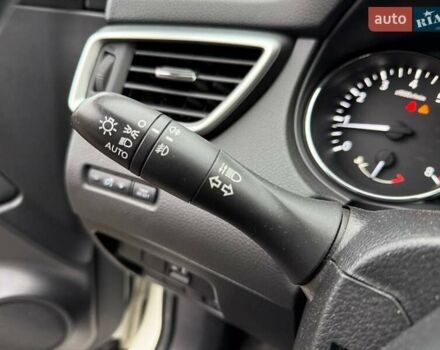 Белый Ниссан Кашкай, объемом двигателя 1.2 л и пробегом 158 тыс. км за 14990 $, фото 15 на Automoto.ua