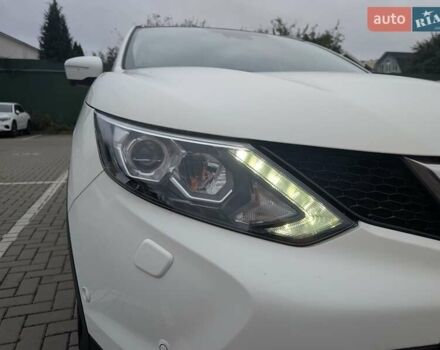 Белый Ниссан Кашкай, объемом двигателя 1.6 л и пробегом 132 тыс. км за 16500 $, фото 12 на Automoto.ua