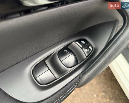 Белый Ниссан Кашкай, объемом двигателя 1.2 л и пробегом 158 тыс. км за 14990 $, фото 12 на Automoto.ua