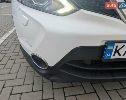 Белый Ниссан Кашкай, объемом двигателя 1.6 л и пробегом 132 тыс. км за 16500 $, фото 11 на Automoto.ua