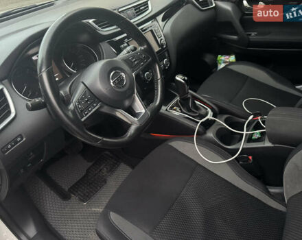 Білий Ніссан Кашкай, об'ємом двигуна 1.6 л та пробігом 204 тис. км за 16999 $, фото 7 на Automoto.ua