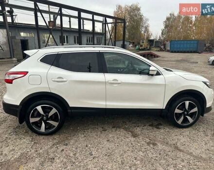 Белый Ниссан Кашкай, объемом двигателя 1.5 л и пробегом 275 тыс. км за 16700 $, фото 3 на Automoto.ua