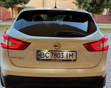 Белый Ниссан Кашкай, объемом двигателя 1.2 л и пробегом 102 тыс. км за 13500 $, фото 3 на Automoto.ua