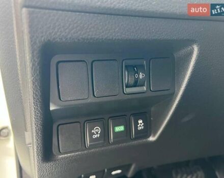 Білий Ніссан Кашкай, об'ємом двигуна 1.6 л та пробігом 216 тис. км за 16990 $, фото 20 на Automoto.ua