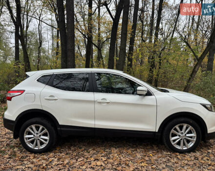 Білий Ніссан Кашкай, об'ємом двигуна 1.6 л та пробігом 137 тис. км за 14900 $, фото 7 на Automoto.ua