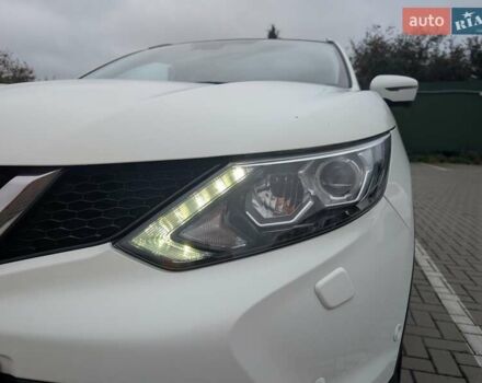 Белый Ниссан Кашкай, объемом двигателя 1.6 л и пробегом 132 тыс. км за 16500 $, фото 13 на Automoto.ua