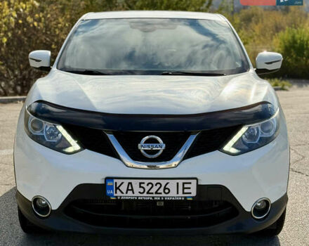 Белый Ниссан Кашкай, объемом двигателя 1.2 л и пробегом 150 тыс. км за 11700 $, фото 3 на Automoto.ua