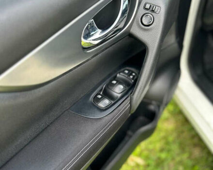 Белый Ниссан Кашкай, объемом двигателя 1.6 л и пробегом 123 тыс. км за 18200 $, фото 20 на Automoto.ua