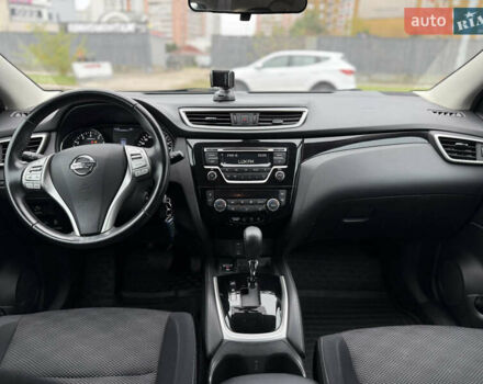 Белый Ниссан Кашкай, объемом двигателя 1.2 л и пробегом 48 тыс. км за 17700 $, фото 23 на Automoto.ua