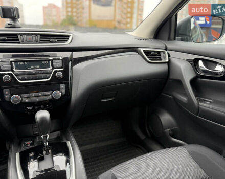 Белый Ниссан Кашкай, объемом двигателя 1.2 л и пробегом 48 тыс. км за 17700 $, фото 26 на Automoto.ua