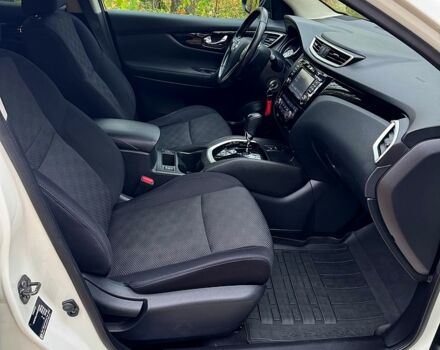 Білий Ніссан Кашкай, об'ємом двигуна 1.6 л та пробігом 137 тис. км за 15200 $, фото 6 на Automoto.ua