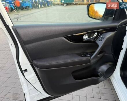 Белый Ниссан Кашкай, объемом двигателя 1.5 л и пробегом 213 тыс. км за 15900 $, фото 10 на Automoto.ua