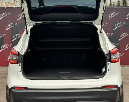 Белый Ниссан Кашкай, объемом двигателя 1.2 л и пробегом 143 тыс. км за 15000 $, фото 12 на Automoto.ua