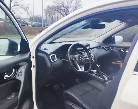 Белый Ниссан Кашкай, объемом двигателя 1.2 л и пробегом 74 тыс. км за 17500 $, фото 4 на Automoto.ua