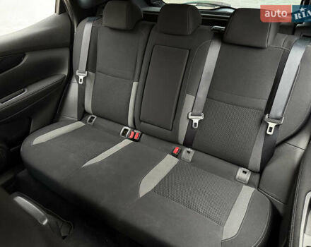 Белый Ниссан Кашкай, объемом двигателя 1.2 л и пробегом 76 тыс. км за 13300 $, фото 16 на Automoto.ua