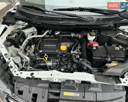 Белый Ниссан Кашкай, объемом двигателя 1.6 л и пробегом 245 тыс. км за 14800 $, фото 25 на Automoto.ua