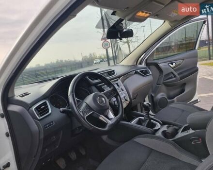 Белый Ниссан Кашкай, объемом двигателя 1.2 л и пробегом 178 тыс. км за 12800 $, фото 27 на Automoto.ua