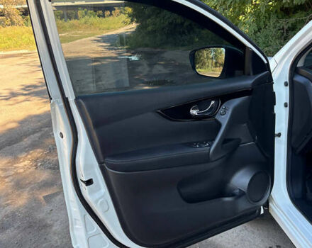 Белый Ниссан Кашкай, объемом двигателя 1.2 л и пробегом 87 тыс. км за 16200 $, фото 15 на Automoto.ua