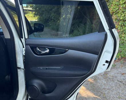 Белый Ниссан Кашкай, объемом двигателя 1.2 л и пробегом 87 тыс. км за 16200 $, фото 18 на Automoto.ua