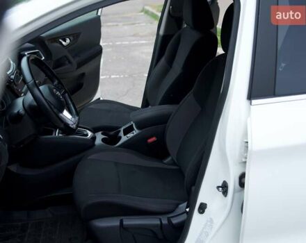 Білий Ніссан Кашкай, об'ємом двигуна 1.2 л та пробігом 141 тис. км за 14300 $, фото 6 на Automoto.ua