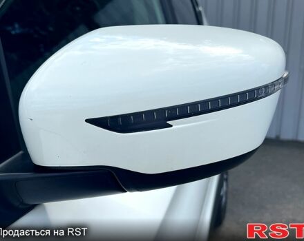 Белый Ниссан Кашкай, объемом двигателя 1.2 л и пробегом 200 тыс. км за 10999 $, фото 3 на Automoto.ua