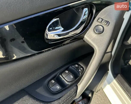 Белый Ниссан Кашкай, объемом двигателя 1.2 л и пробегом 100 тыс. км за 12900 $, фото 10 на Automoto.ua