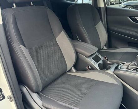 Белый Ниссан Кашкай, объемом двигателя 1.2 л и пробегом 143 тыс. км за 15000 $, фото 28 на Automoto.ua