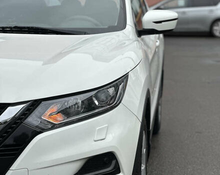 Белый Ниссан Кашкай, объемом двигателя 1.6 л и пробегом 245 тыс. км за 14800 $, фото 6 на Automoto.ua