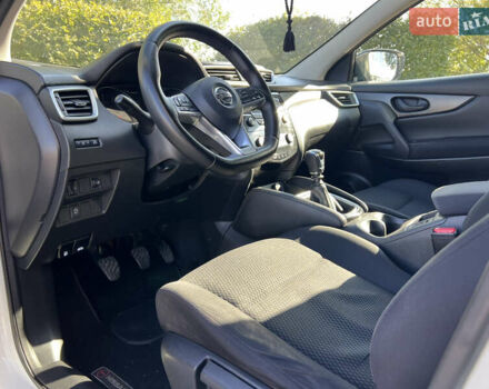 Білий Ніссан Кашкай, об'ємом двигуна 1.2 л та пробігом 205 тис. км за 11500 $, фото 26 на Automoto.ua