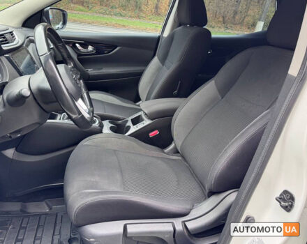 Белый Ниссан Кашкай, объемом двигателя 1.2 л и пробегом 92 тыс. км за 15900 $, фото 7 на Automoto.ua