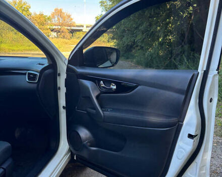 Белый Ниссан Кашкай, объемом двигателя 1.2 л и пробегом 87 тыс. км за 16200 $, фото 16 на Automoto.ua