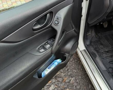 Білий Ніссан Кашкай, об'ємом двигуна 1.2 л та пробігом 130 тис. км за 12200 $, фото 7 на Automoto.ua