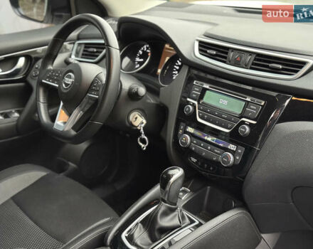 Белый Ниссан Кашкай, объемом двигателя 1.2 л и пробегом 76 тыс. км за 13300 $, фото 14 на Automoto.ua