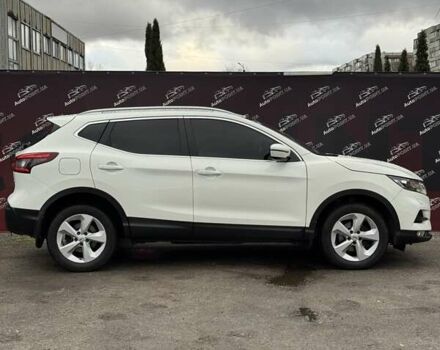 Белый Ниссан Кашкай, объемом двигателя 1.2 л и пробегом 143 тыс. км за 15000 $, фото 3 на Automoto.ua
